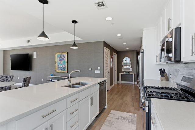 1212 Laurel St Apt 1202, Nashville, TN 37203