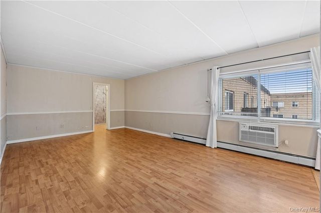 2035 Central Park Avenue 3M, Yonkers, NY 10710