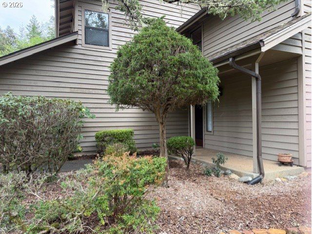 1722 ARCH Ln, Brookings, OR 97415