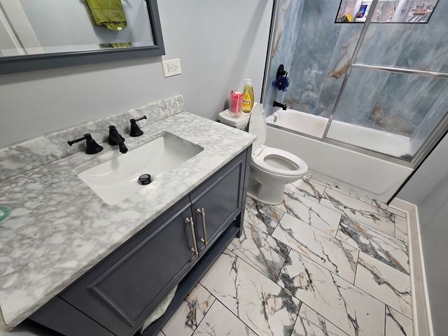 1400 N LOTUS Avenue, Chicago, IL 60651