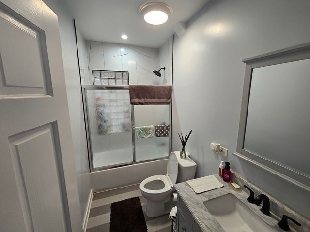 1400 N LOTUS Avenue, Chicago, IL 60651