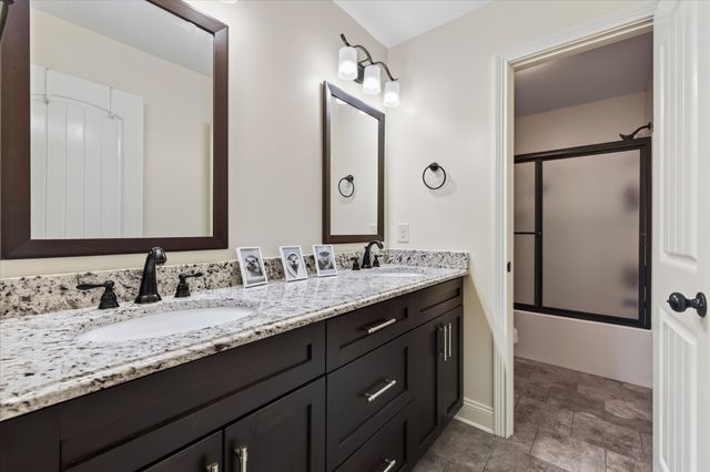 2380 Lock B Rd, N, Clarksville, TN 37043