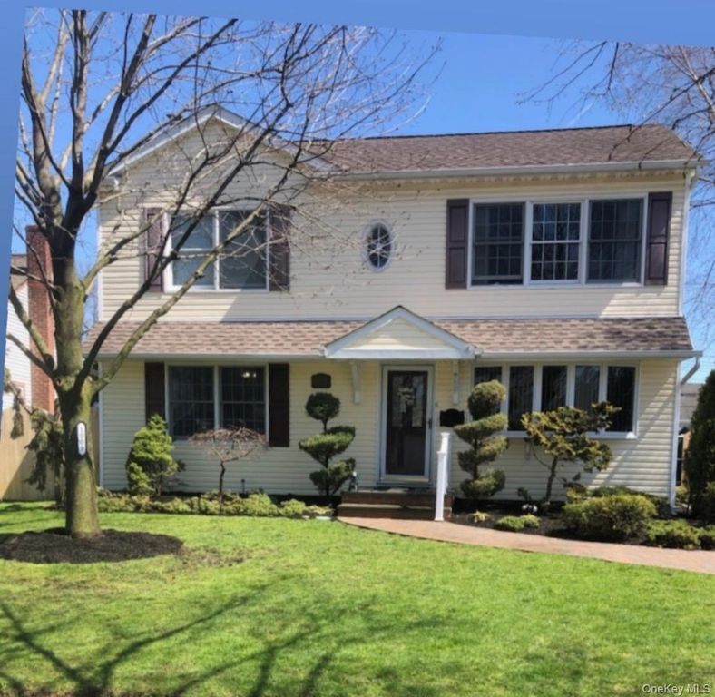 1009 Huckleberry Road, North Bellmore, NY 11710