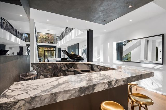 2716 Ridgewood NW Road, Atlanta, GA 30327