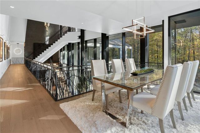 2716 Ridgewood NW Road, Atlanta, GA 30327