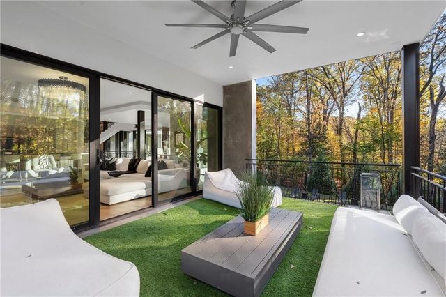 2716 Ridgewood NW Road, Atlanta, GA 30327