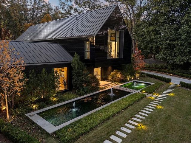 2716 Ridgewood NW Road, Atlanta, GA 30327