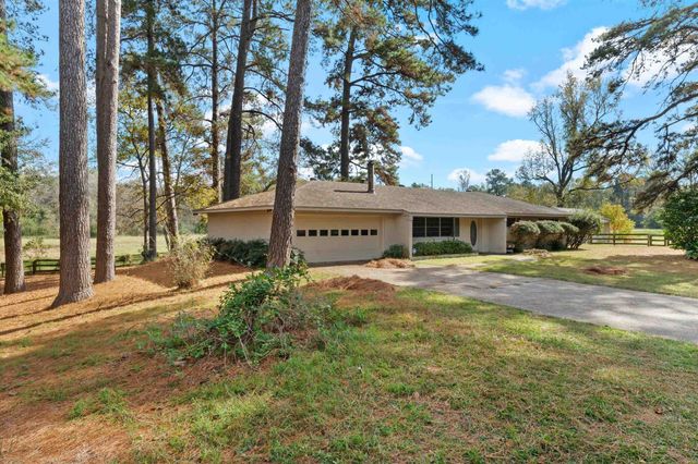 1208 N St Mary, Carthage, TX 75633