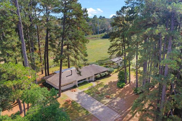 1208 N St Mary, Carthage, TX 75633