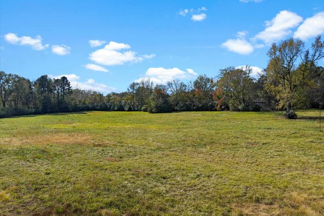 1208 N St Mary, Carthage, TX 75633