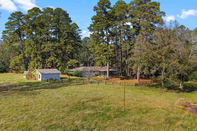 1208 N St Mary, Carthage, TX 75633