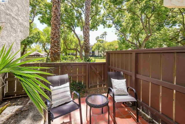 39931 Cedar Blvd 104, Newark, CA 94560
