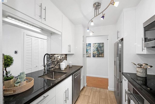 39931 Cedar Blvd 104, Newark, CA 94560