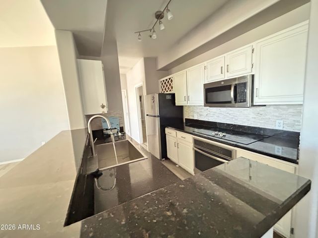 2929 W YORKSHIRE Drive 2012, Phoenix, AZ 85027