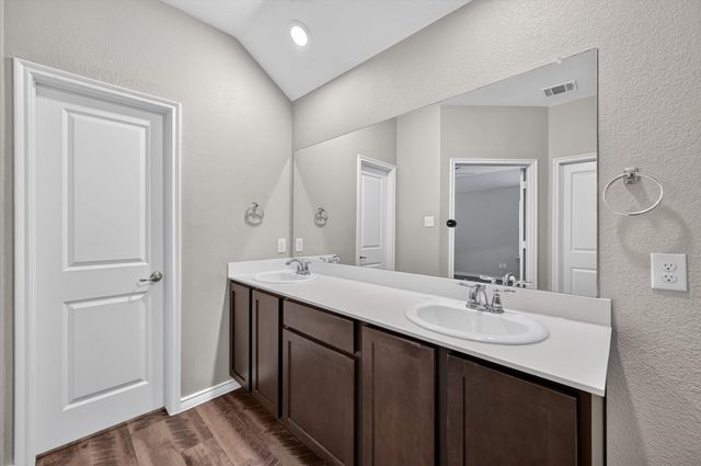 205 Watson Street, Red Oak, TX 75154