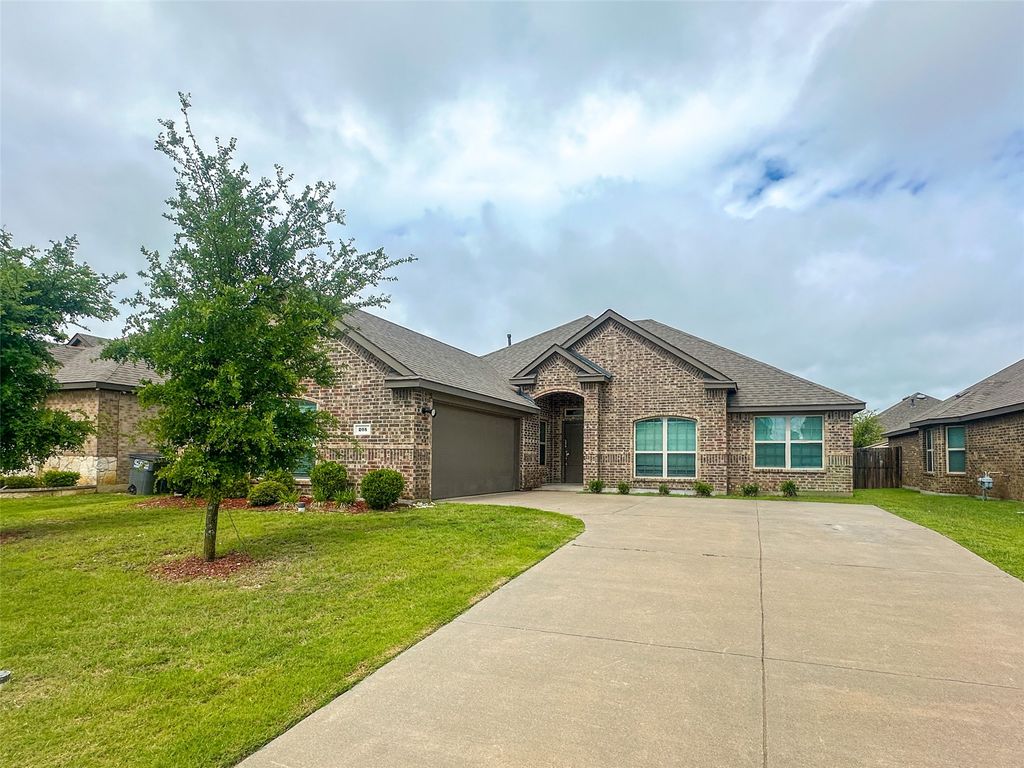 205 Watson Street, Red Oak, TX 75154