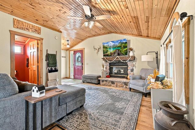 N8092 Marsh ROAD, East Troy, WI 53120