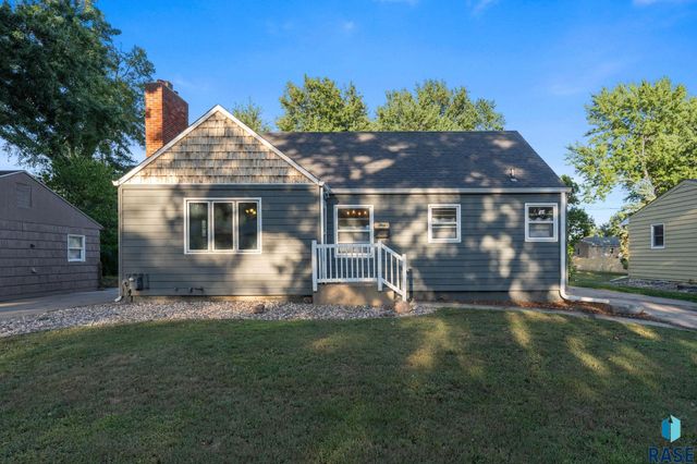2916 S Walts Ave Avenue, Sioux Falls, SD 57105
