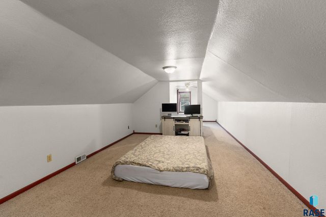 2916 S Walts Ave Avenue, Sioux Falls, SD 57105