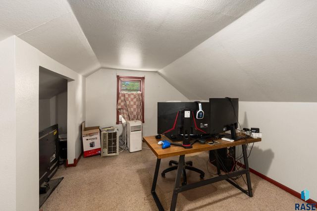 2916 S Walts Ave Avenue, Sioux Falls, SD 57105