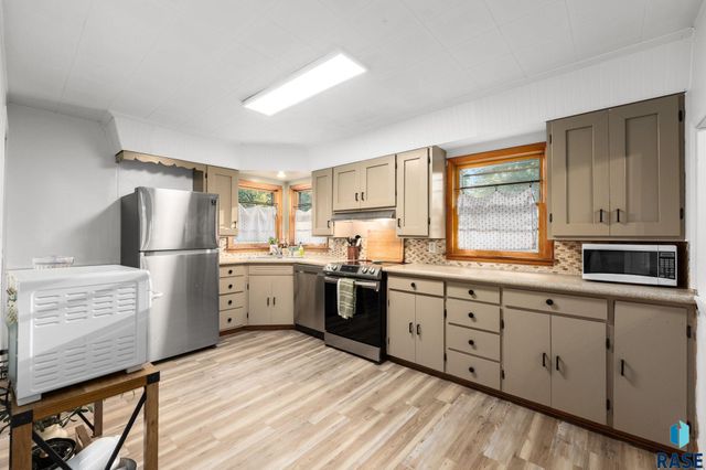 2916 S Walts Ave Avenue, Sioux Falls, SD 57105