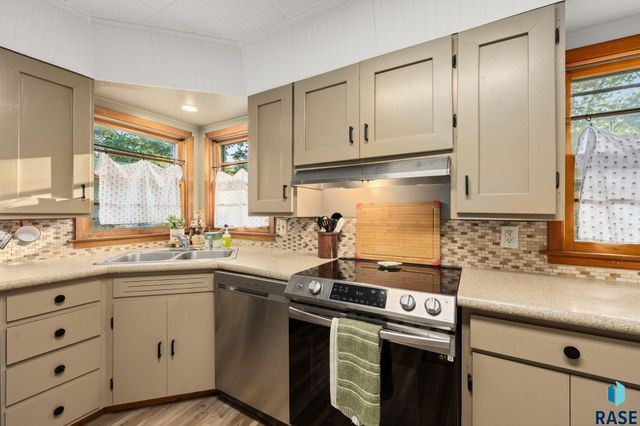 2916 S Walts Ave Avenue, Sioux Falls, SD 57105