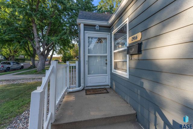 2916 S Walts Ave Avenue, Sioux Falls, SD 57105