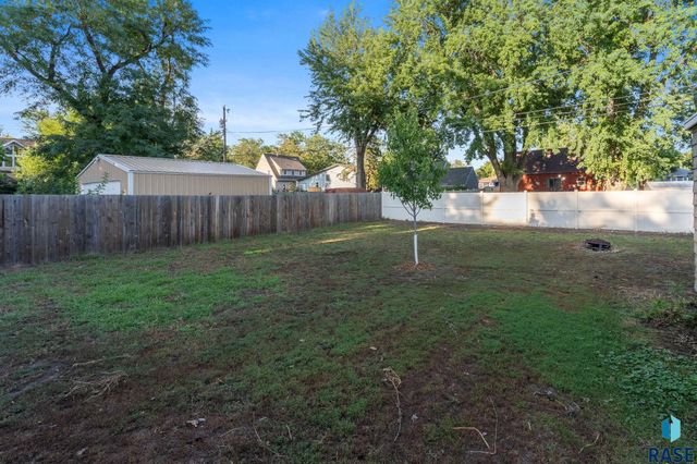 2916 S Walts Ave Avenue, Sioux Falls, SD 57105