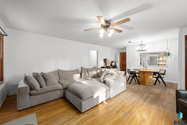 2916 S Walts Ave Avenue, Sioux Falls, SD 57105