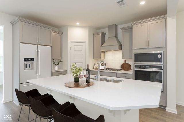 5717 Palazzo Lane, Mccordsville, IN 46055