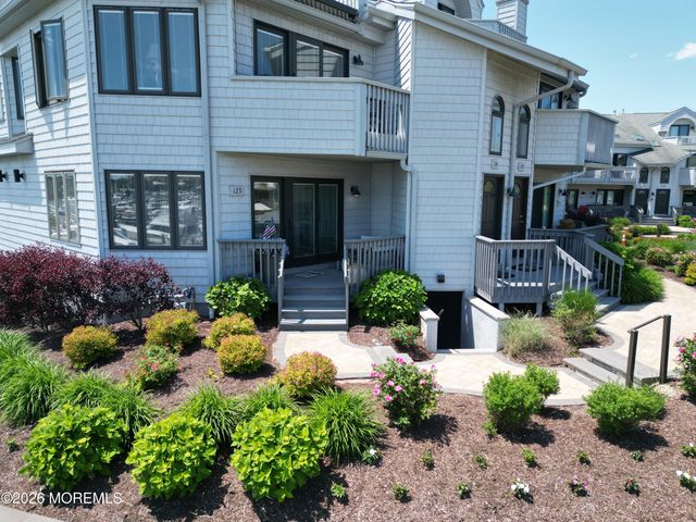 123 Ashley Avenue, Brielle, NJ 08730
