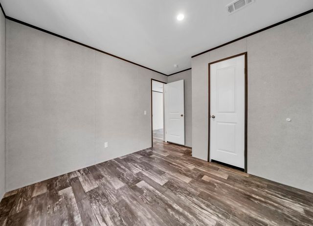 240 Lee Ann Lane, Defuniak Springs, FL 32433