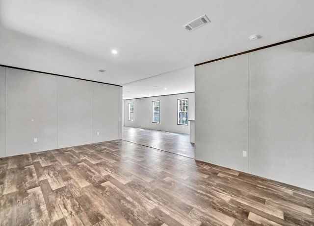 240 Lee Ann Lane, Defuniak Springs, FL 32433