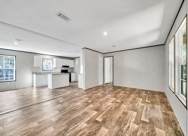 240 Lee Ann Lane, Defuniak Springs, FL 32433