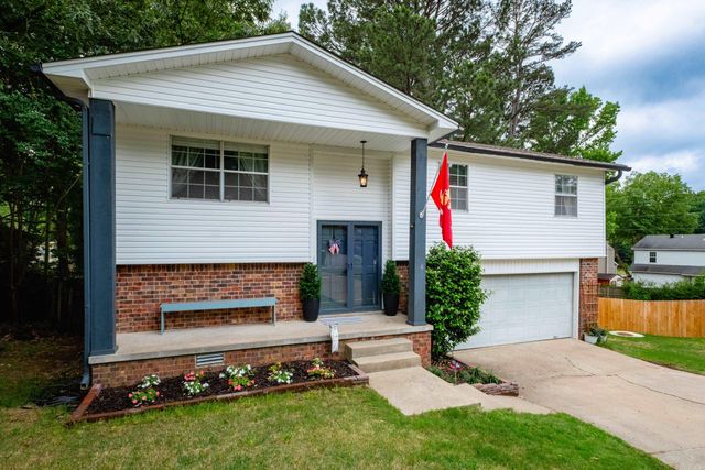 10 Cherrywood Ct, Little Rock, AR 72211