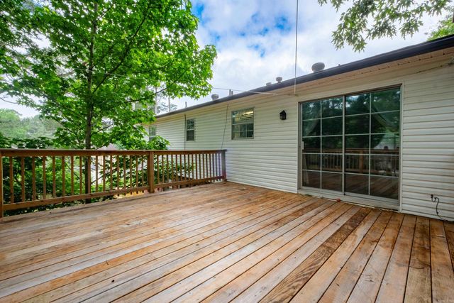 10 Cherrywood Ct, Little Rock, AR 72211