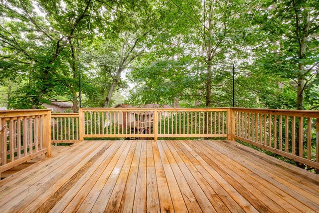 10 Cherrywood Ct, Little Rock, AR 72211