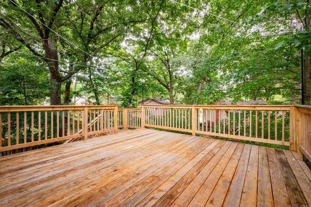 10 Cherrywood Ct, Little Rock, AR 72211