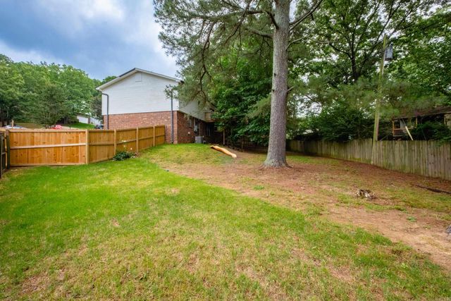 10 Cherrywood Ct, Little Rock, AR 72211