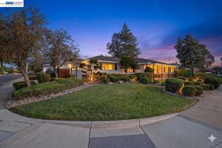 780 Terry Ln, Livermore, CA 94550