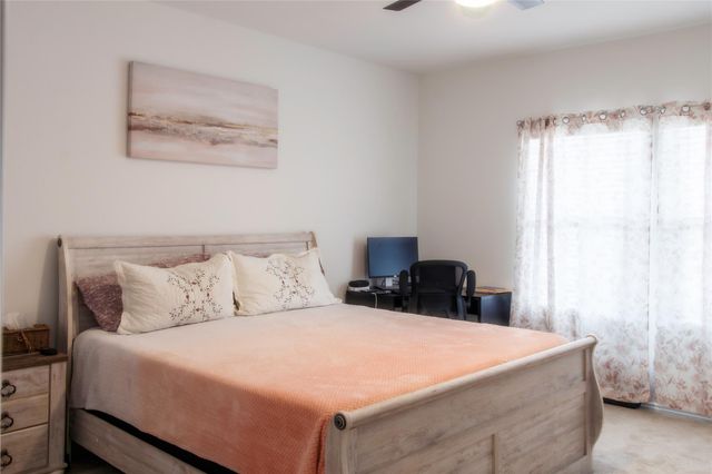 1404 E Aquilla DR, Leander, TX 78641