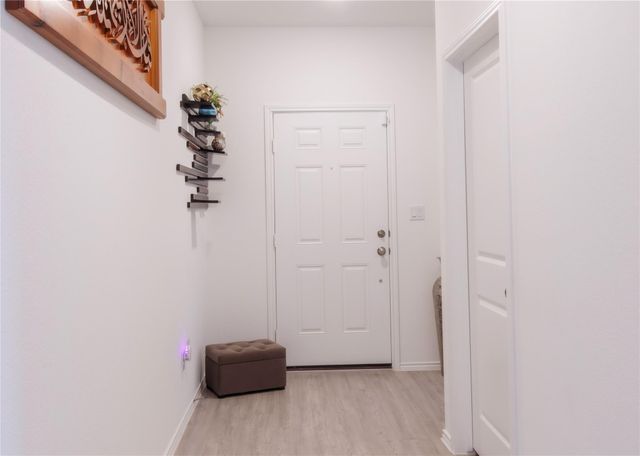 1404 E Aquilla DR, Leander, TX 78641