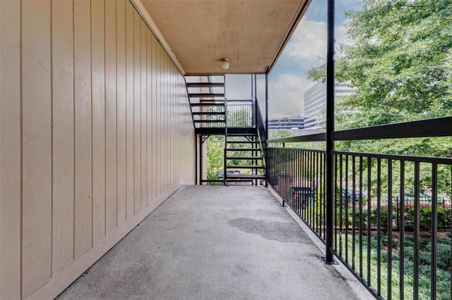 4515 Briar Hollow Place 215, Houston, TX 77027