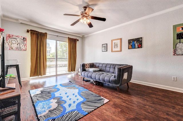 4515 Briar Hollow Place 215, Houston, TX 77027