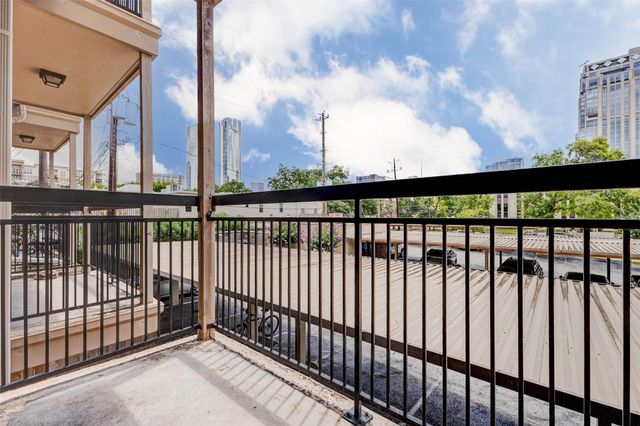 4515 Briar Hollow Place 215, Houston, TX 77027