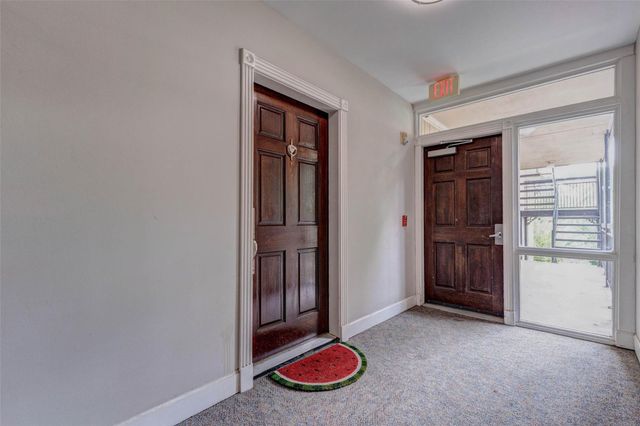 4515 Briar Hollow Place 215, Houston, TX 77027