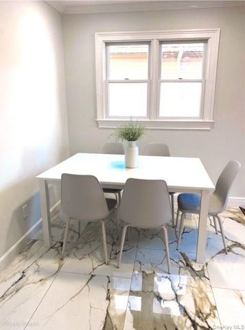 275 Beachview Street, Copiague, NY 11726