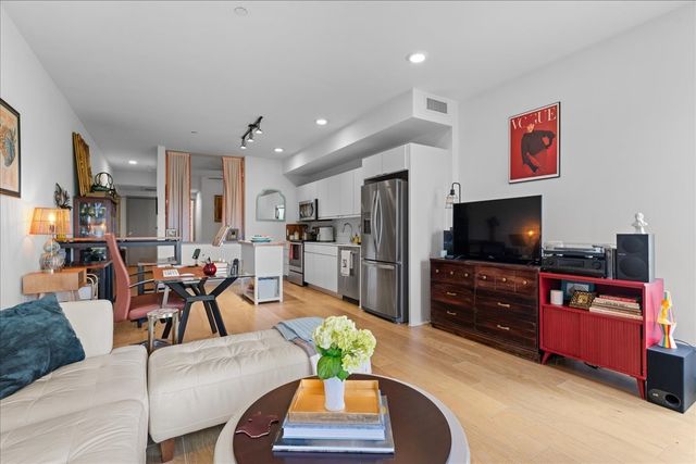 400 Herron Dr Apt 108, Nashville, TN 37210