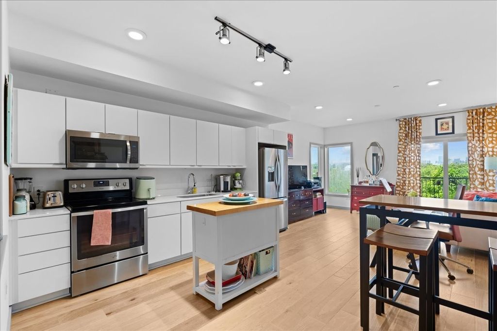 400 Herron Dr Apt 108, Nashville, TN 37210