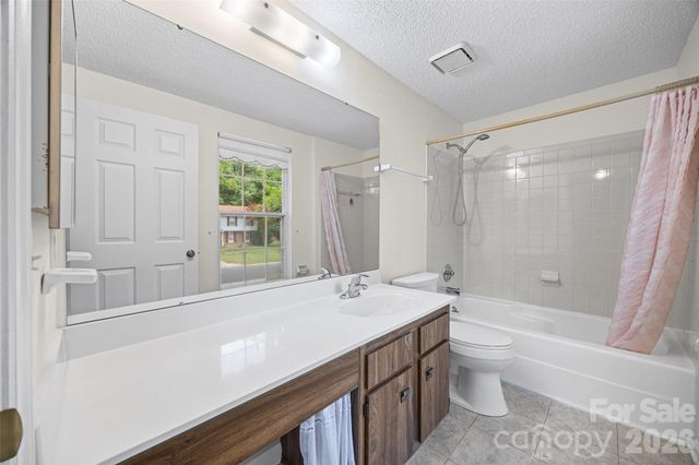 6632 Wagon Oak Road, Charlotte, NC 28212